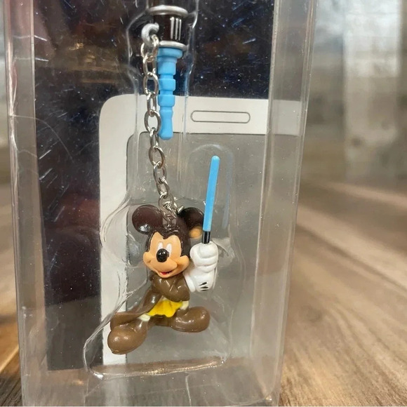 Rare STAR WARS Jedi Knight  Mickey Mouse Earphone Jack Tokyo Disneyland • NWT - Picture 2 of 4